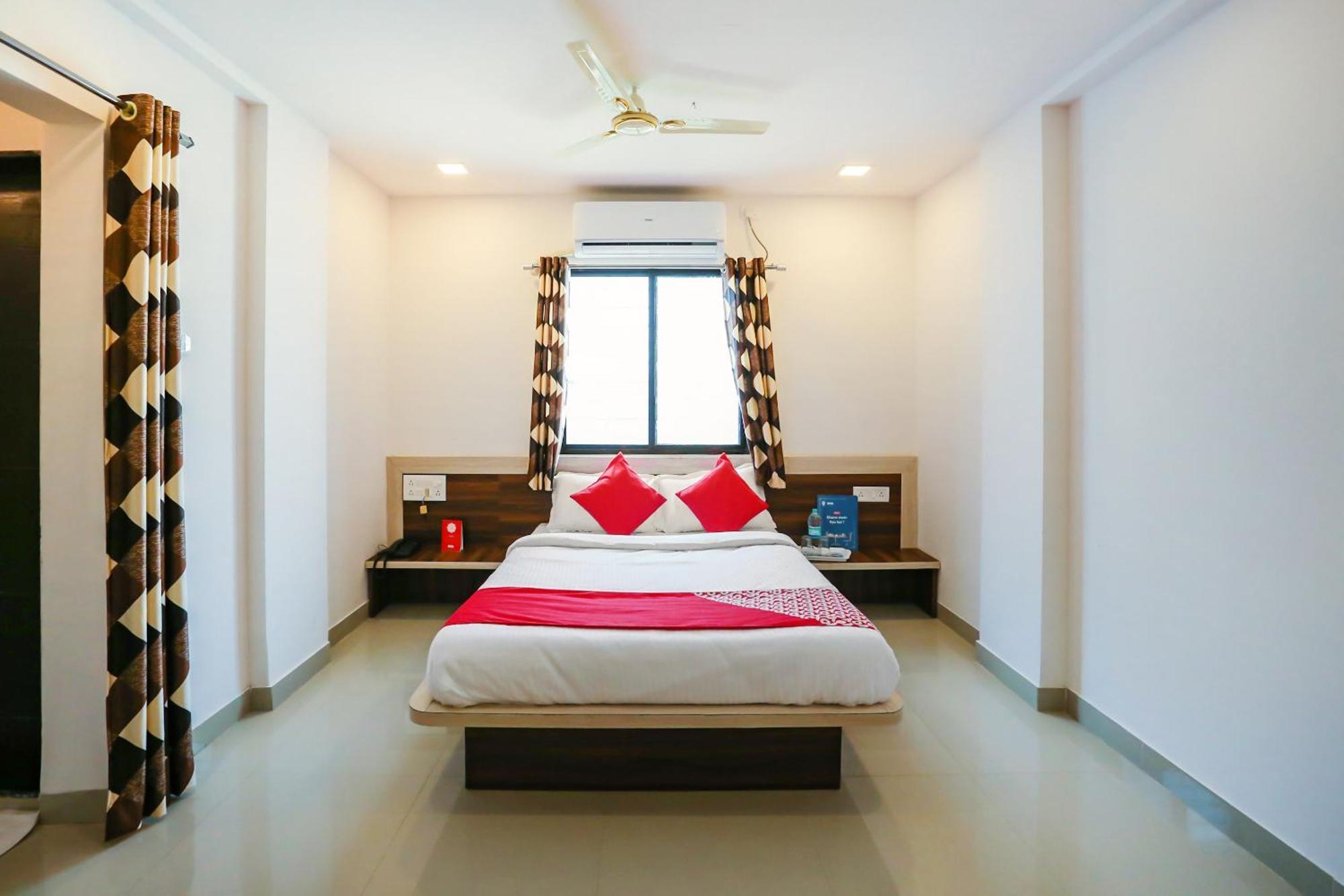 Hotel O Pingara Executive Phursungi Bagian luar foto