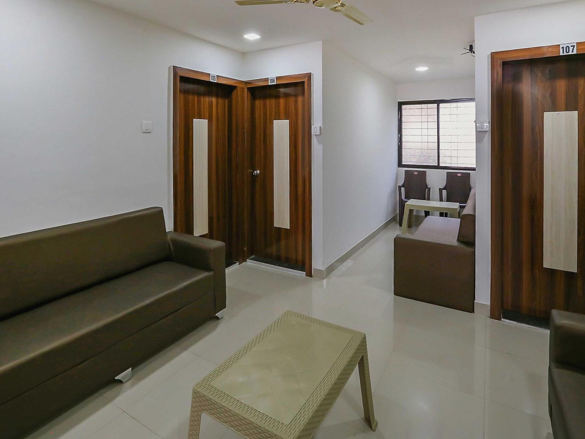 Hotel O Pingara Executive Phursungi Bagian luar foto