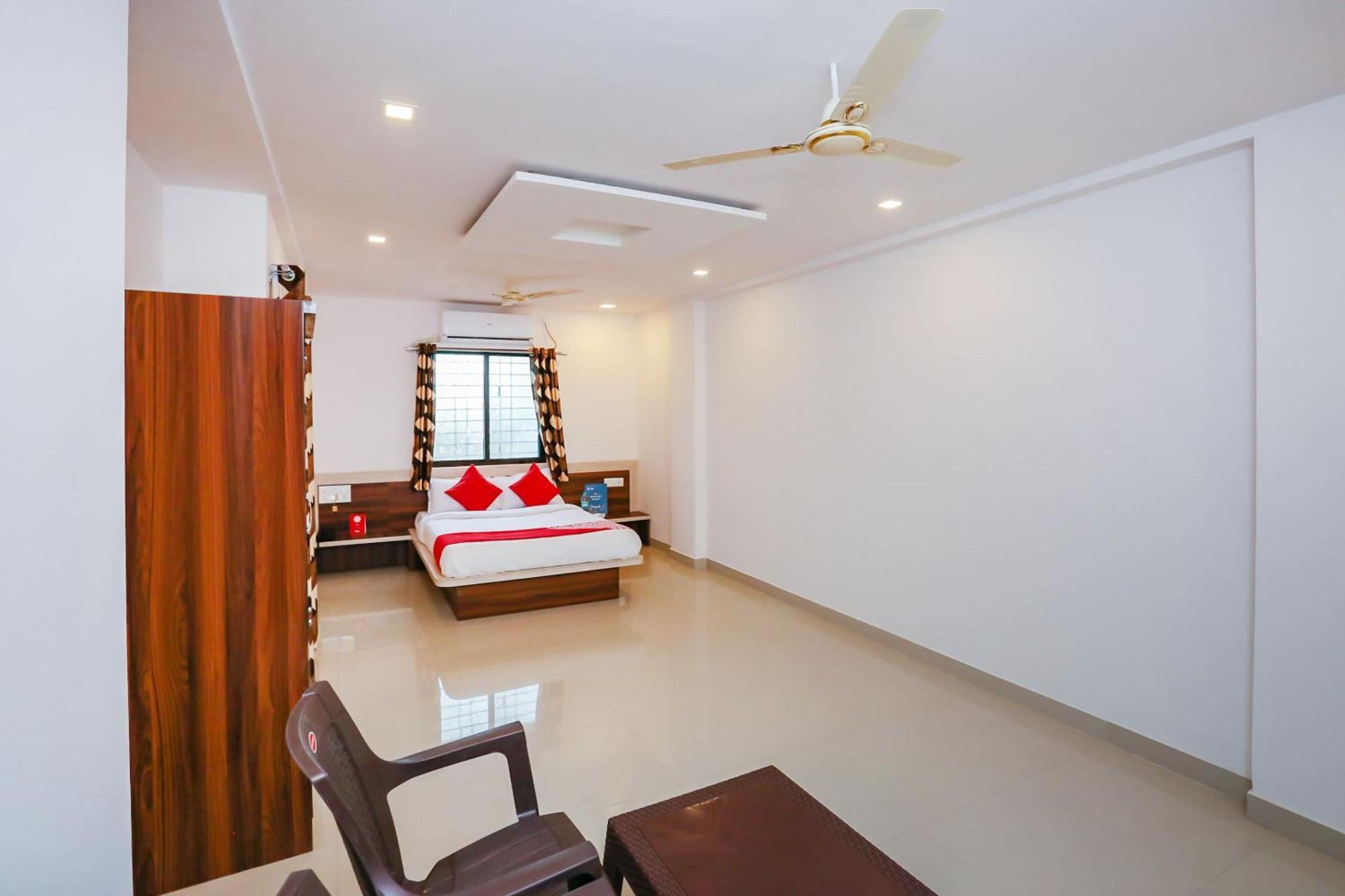 Hotel O Pingara Executive Phursungi Bagian luar foto