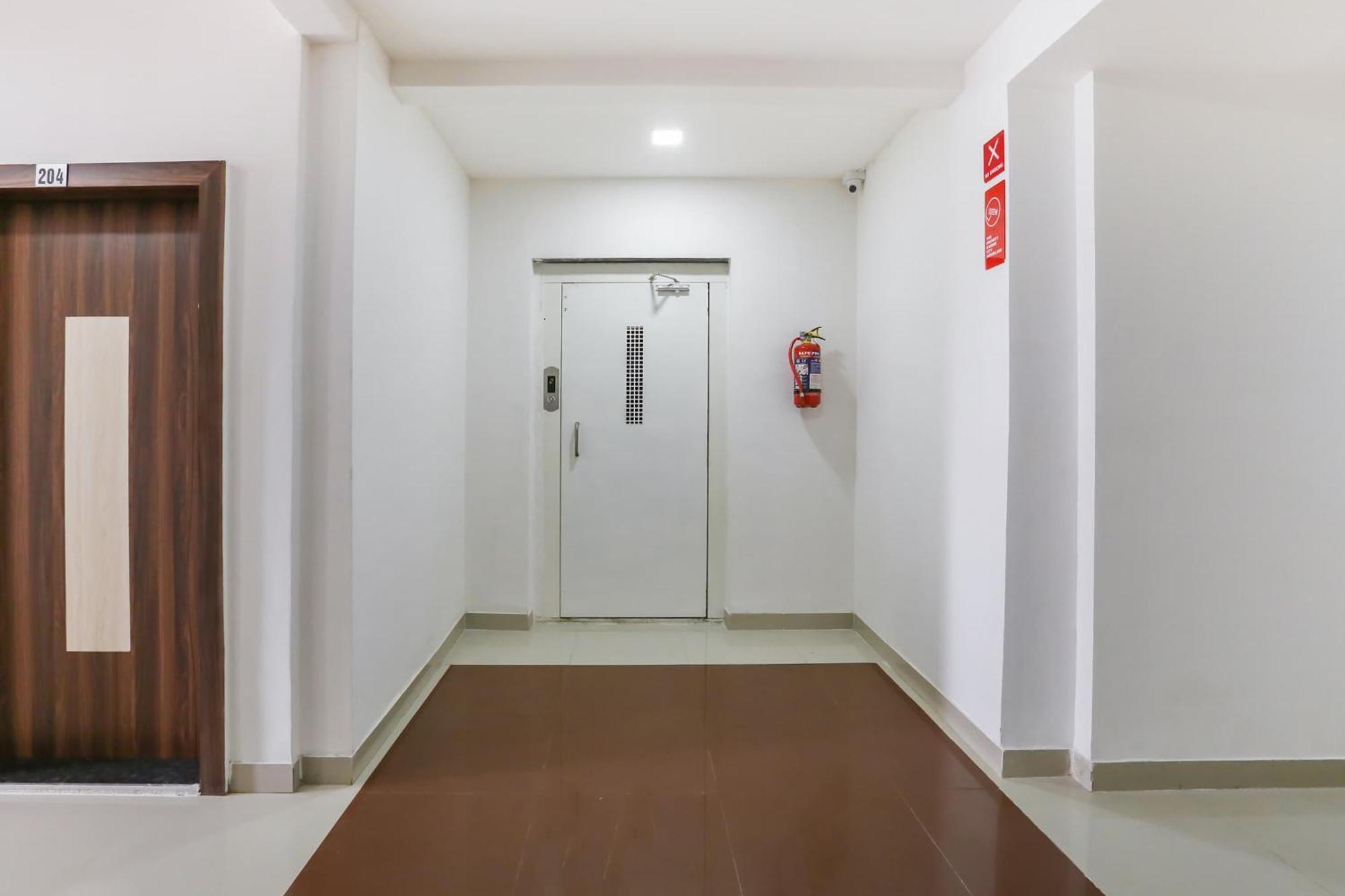 Hotel O Pingara Executive Phursungi Bagian luar foto