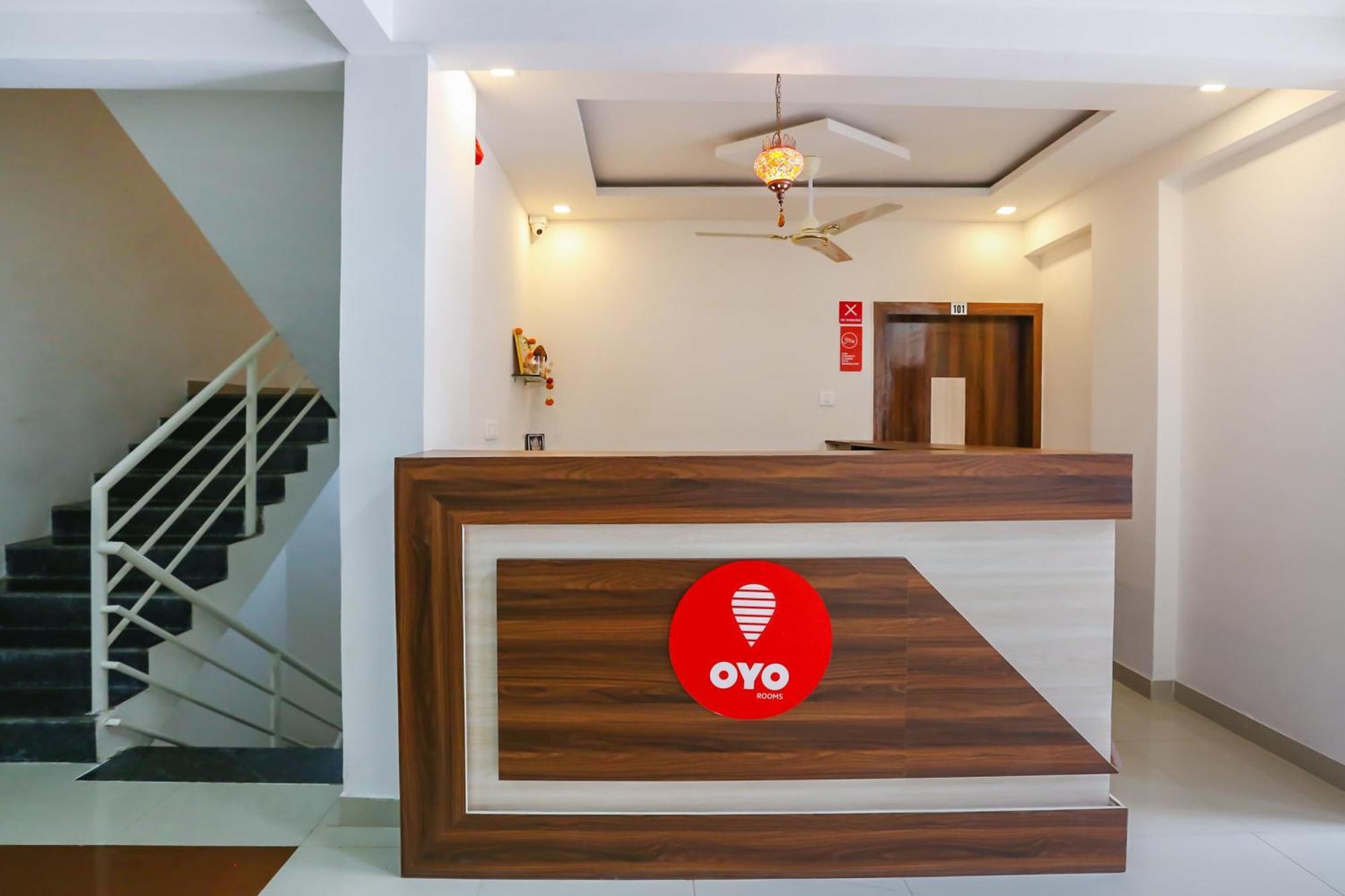 Hotel O Pingara Executive Phursungi Bagian luar foto