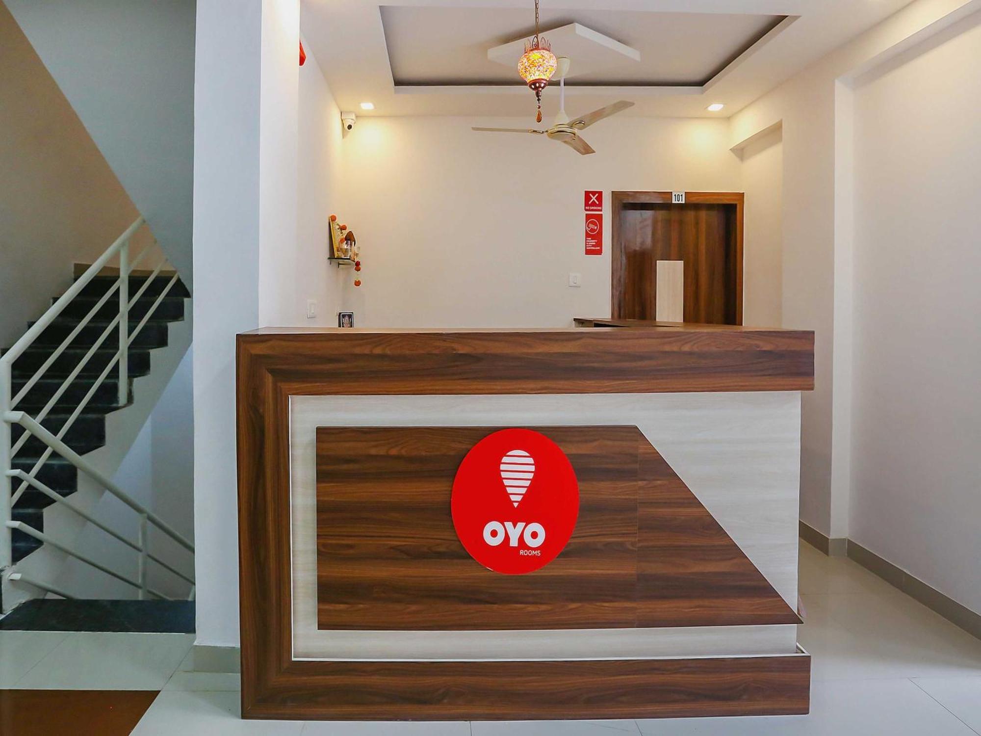 Hotel O Pingara Executive Phursungi Bagian luar foto